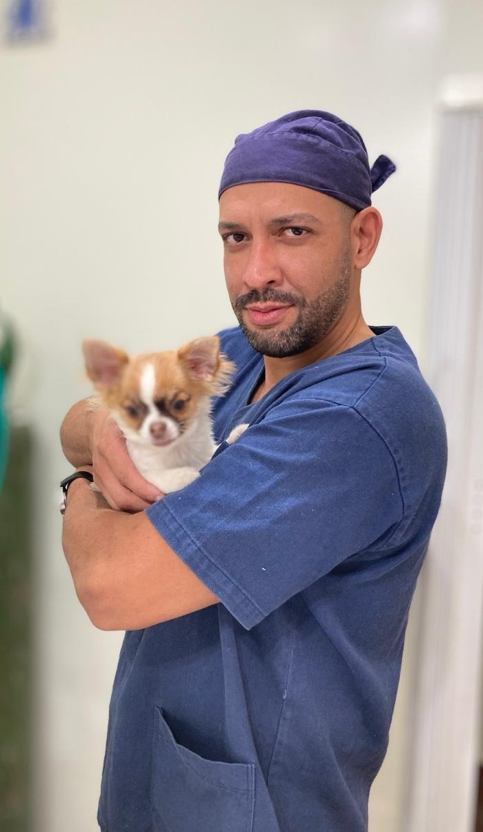 Dr. Marco Aurélio — veterinário de clínica geral na Clínica São Francisco em Guarulhos
