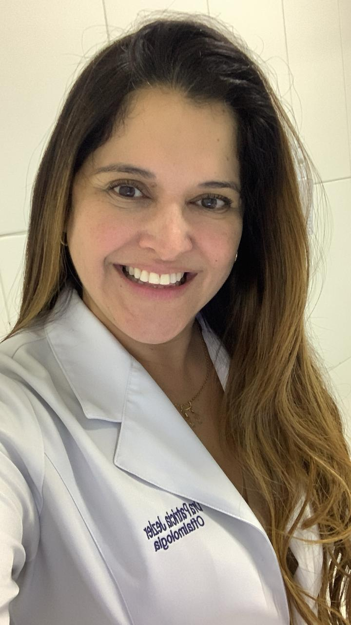 Dra. Patrícia Jezler — oftalmologista veterinária na Clínica São Francisco em Guarulhos